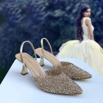 کفش مجلسی زنانه پاشنه‌دار ۶ سانتی‌متری با تزیینات طلا ۰۱۲۱۰ - 6230