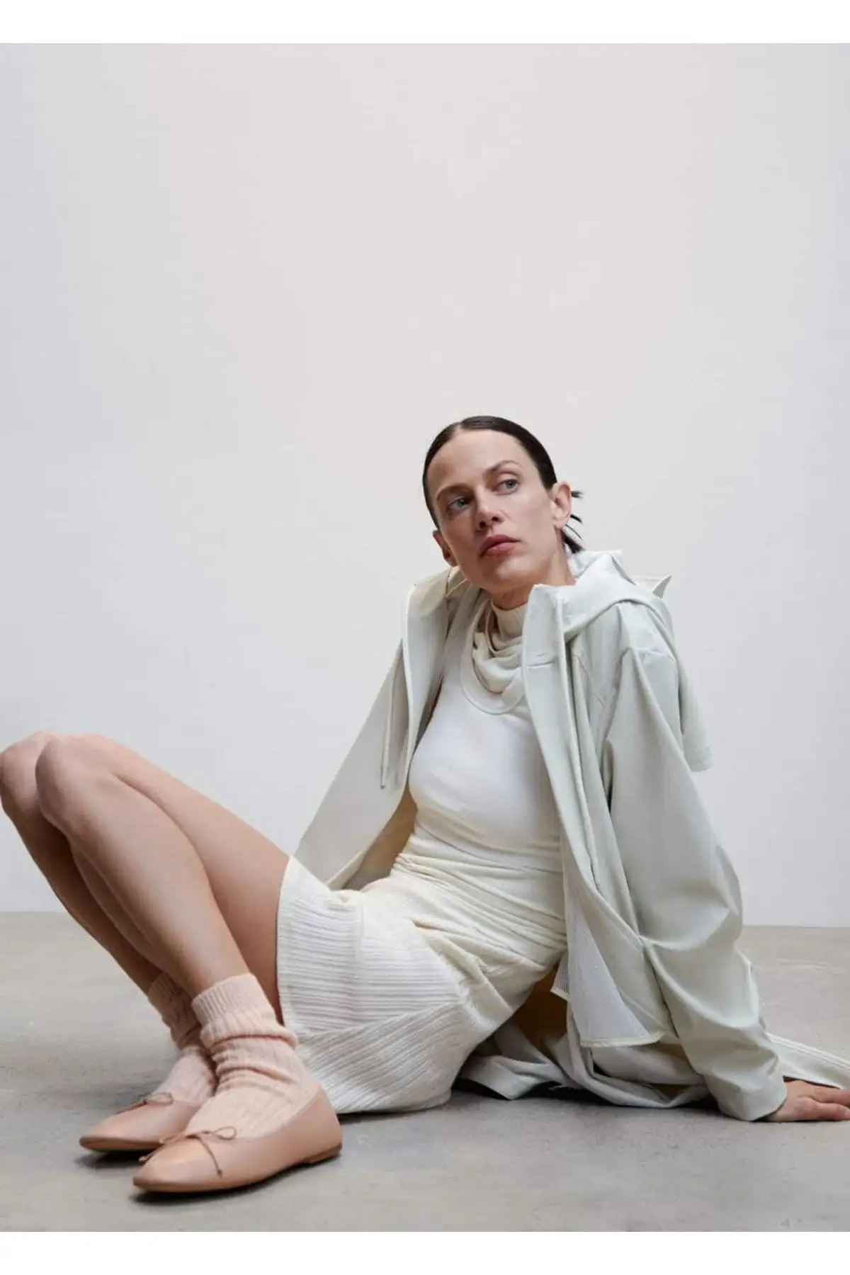 کفش تخت زنانه بابت بامزه و جزئیات چرم براق - 5815 کفش تخت زنانه بابت بامزه و جزئیات چرم براق - 5815