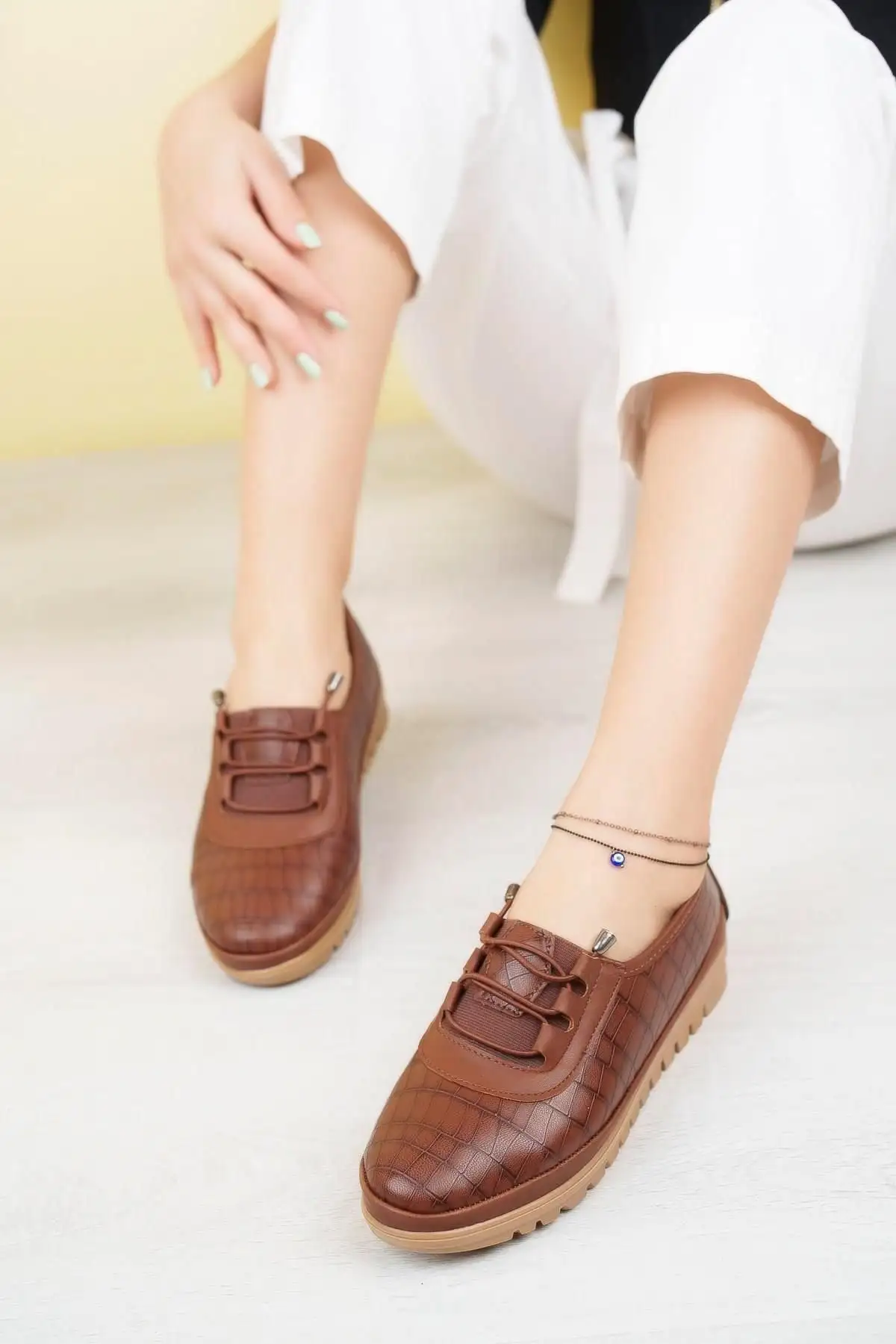 کفش ورزشی روزمره زنانه راحتی رنگ قهوه‌ای تیره با کفی اورتopedیک و ضد لغزش - 6631