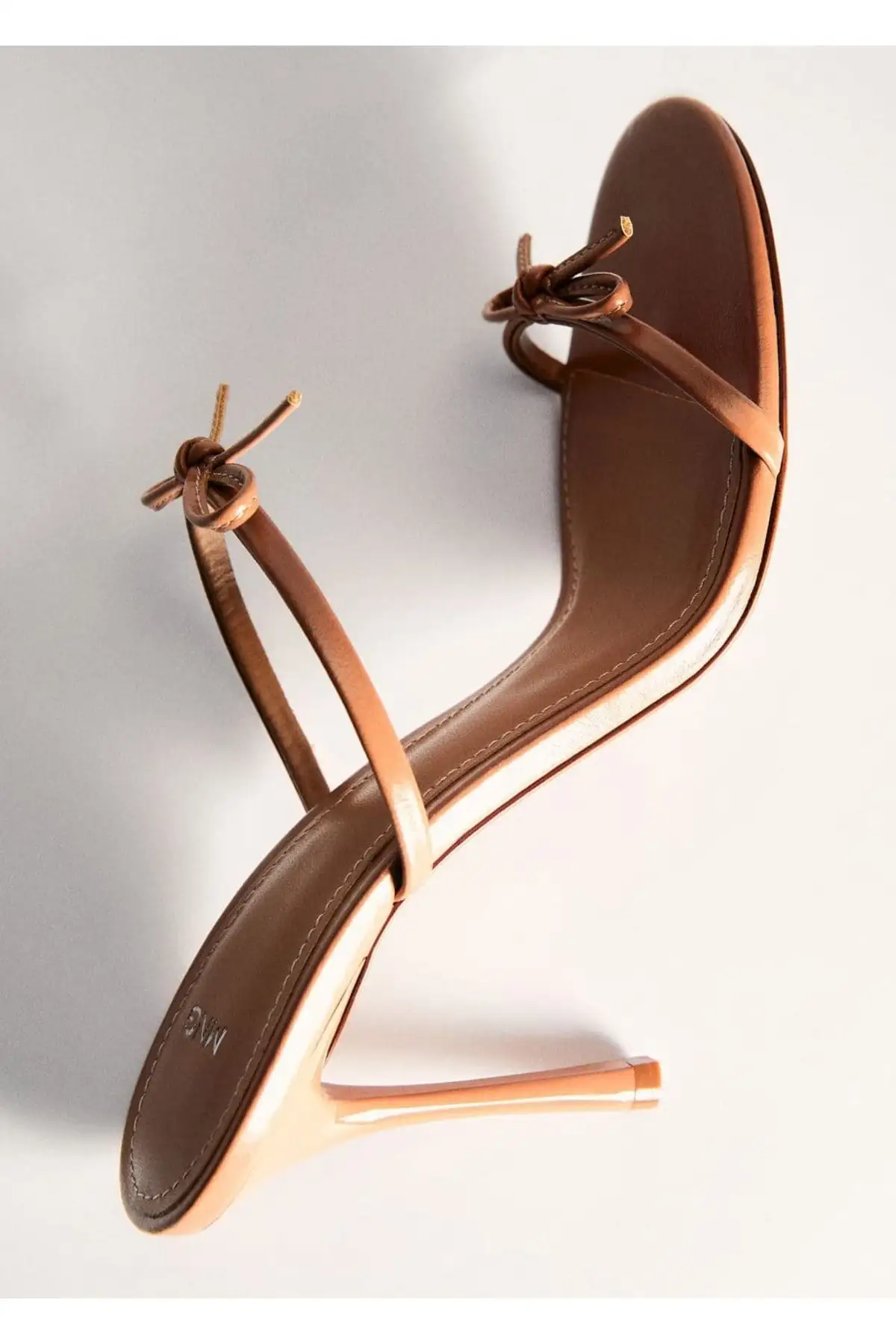 کفش صندل زنانه سندل پاشنهدار با بند و جزئیات گرهدار - 5966 کفش صندل زنانه سندل پاشنهدار با بند و جزئیات گرهدار - 5966