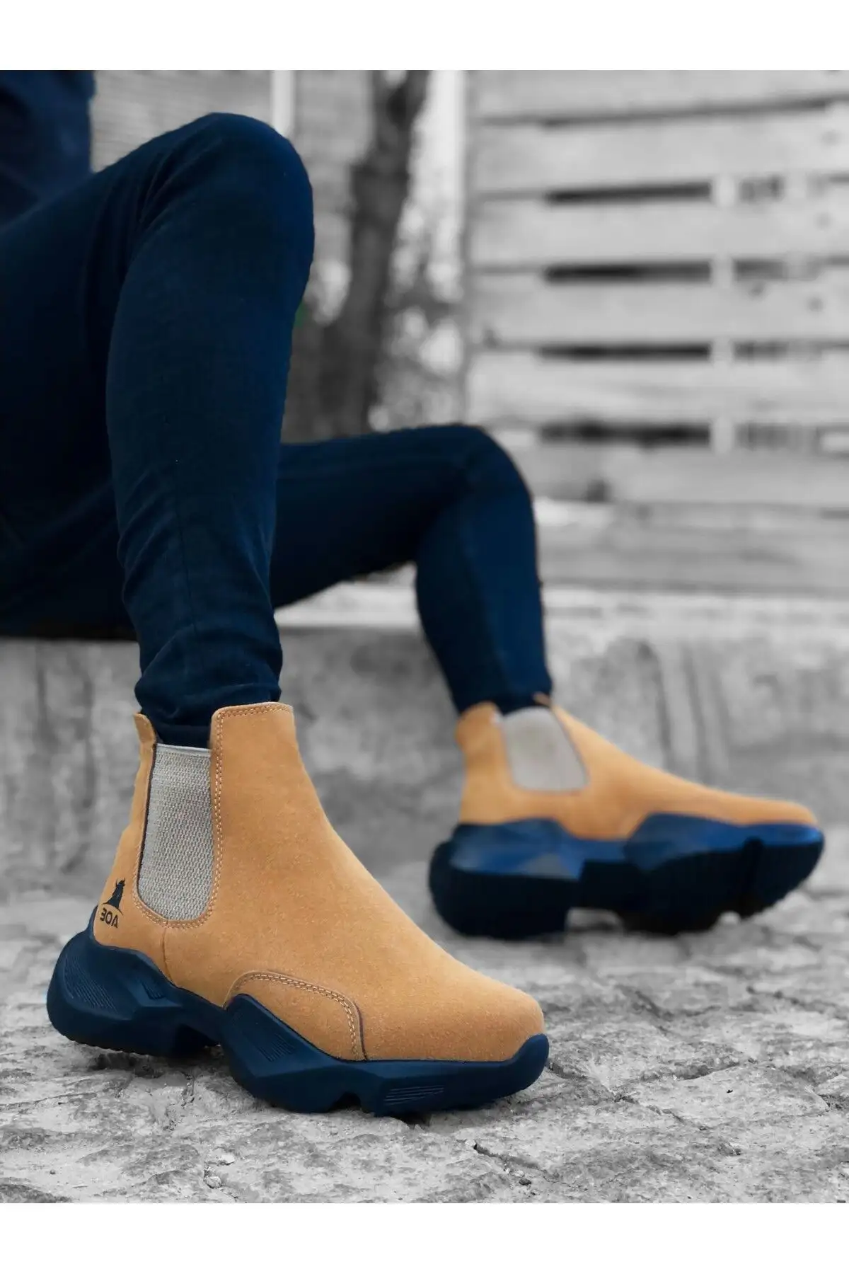 بوت مردانه  نیمهبلند ورزشی  با زیره بلند و بدون بند رنگ شتر - 6158 بوت مردانه نیمهبلند ورزشی با زیره بلند و بدون بند رنگ شتر - 6158