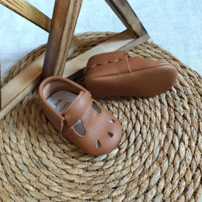 کفش نوزاد پسر مدل راحتی پاپیونی رنگ قهوه‌ای چرم طبیعی پاپوش بچگانه برای اولین قدم - 5466