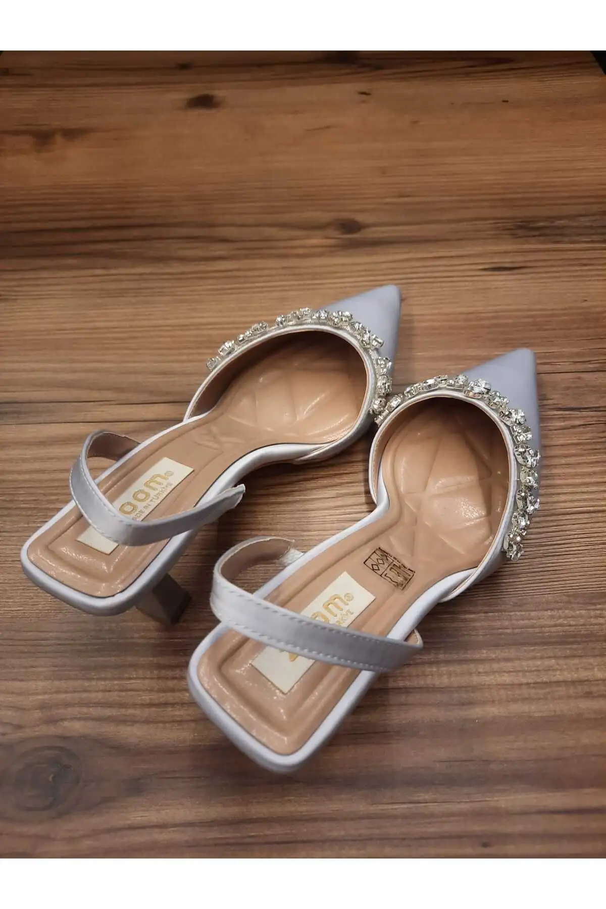 کفش مجلسی زنانه جلادهی شیک با جزئیات سنگی در جلو - 6229 کفش مجلسی زنانه جلادهی شیک با جزئیات سنگی در جلو - 6229