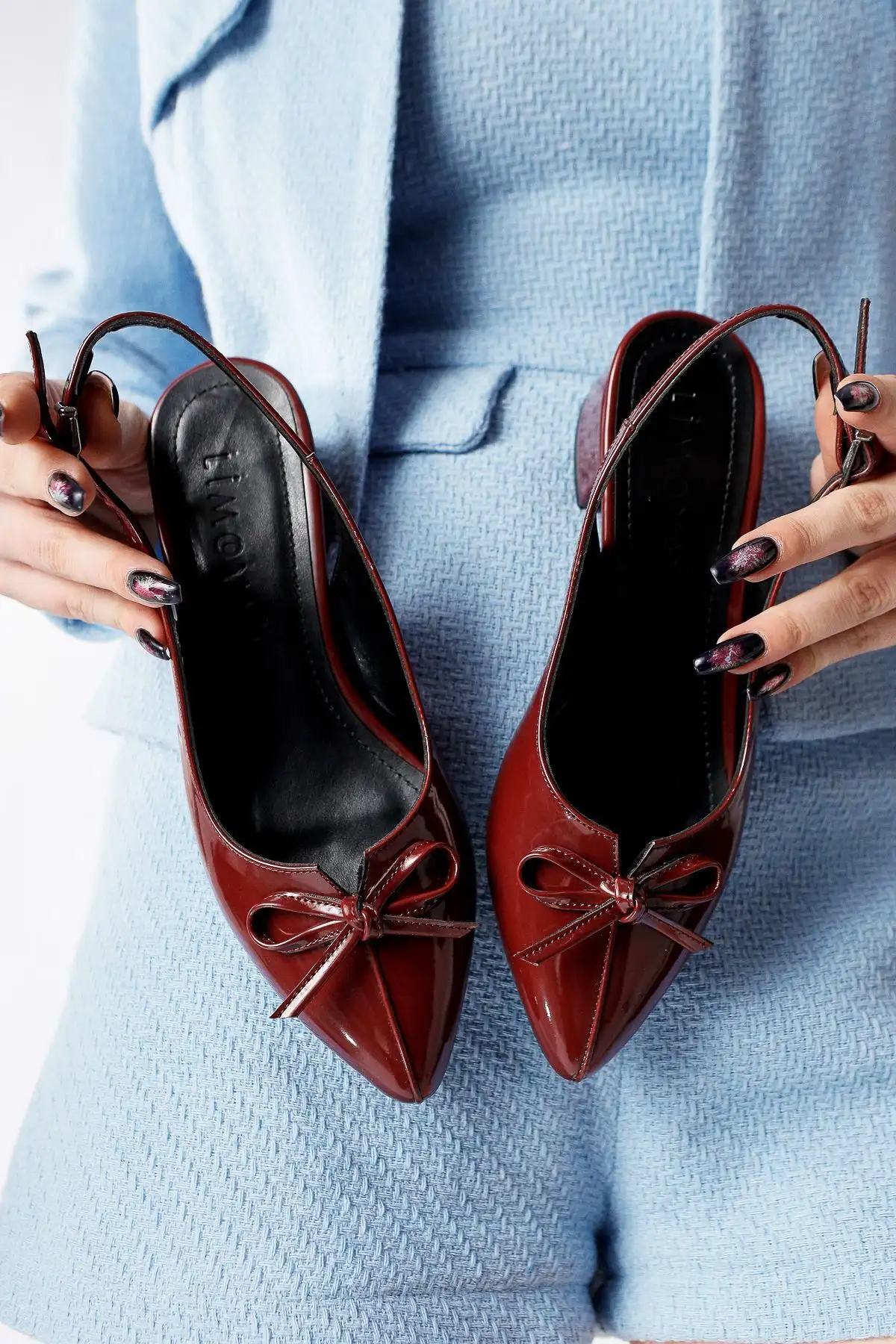 کفش اداری زنانه   پاشنه کوتاه با نوک تیز و جزئیات پاپیون انتلا رنگ bordo - 6258 کفش اداری زنانه پاشنه کوتاه با نوک تیز و جزئیات پاپیون انتلا رنگ bordo - 6258