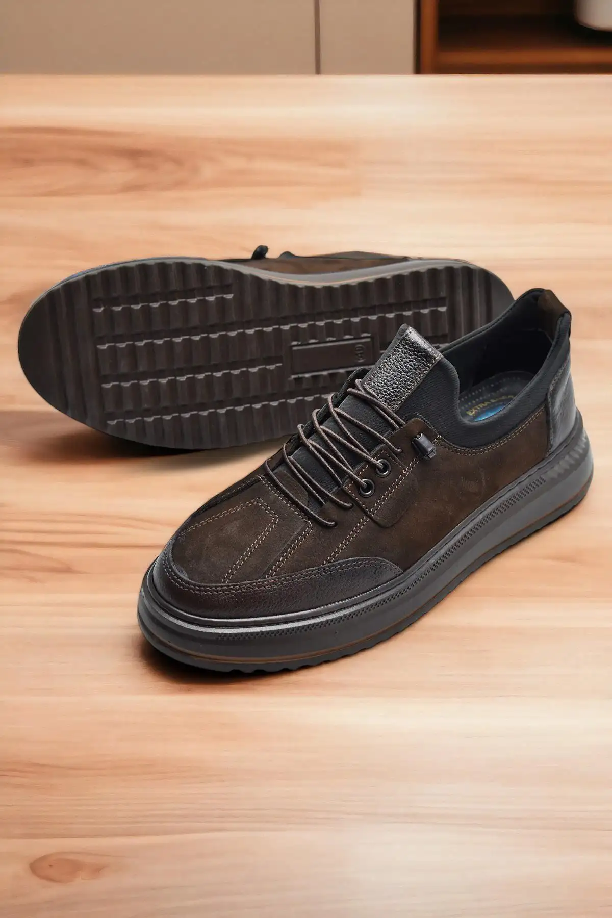 کفش روزمره مردانه تاب ۵۵۰:    با زیره ارتوپدی ژلهای از چرم طبیعی. - 6485 کفش روزمره مردانه تاب ۵۵۰: با زیره ارتوپدی ژلهای از چرم طبیعی. - 6485