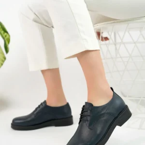 کفش اداری زنانه بند دار چرم طبیعی سرمه‌ای - 6758