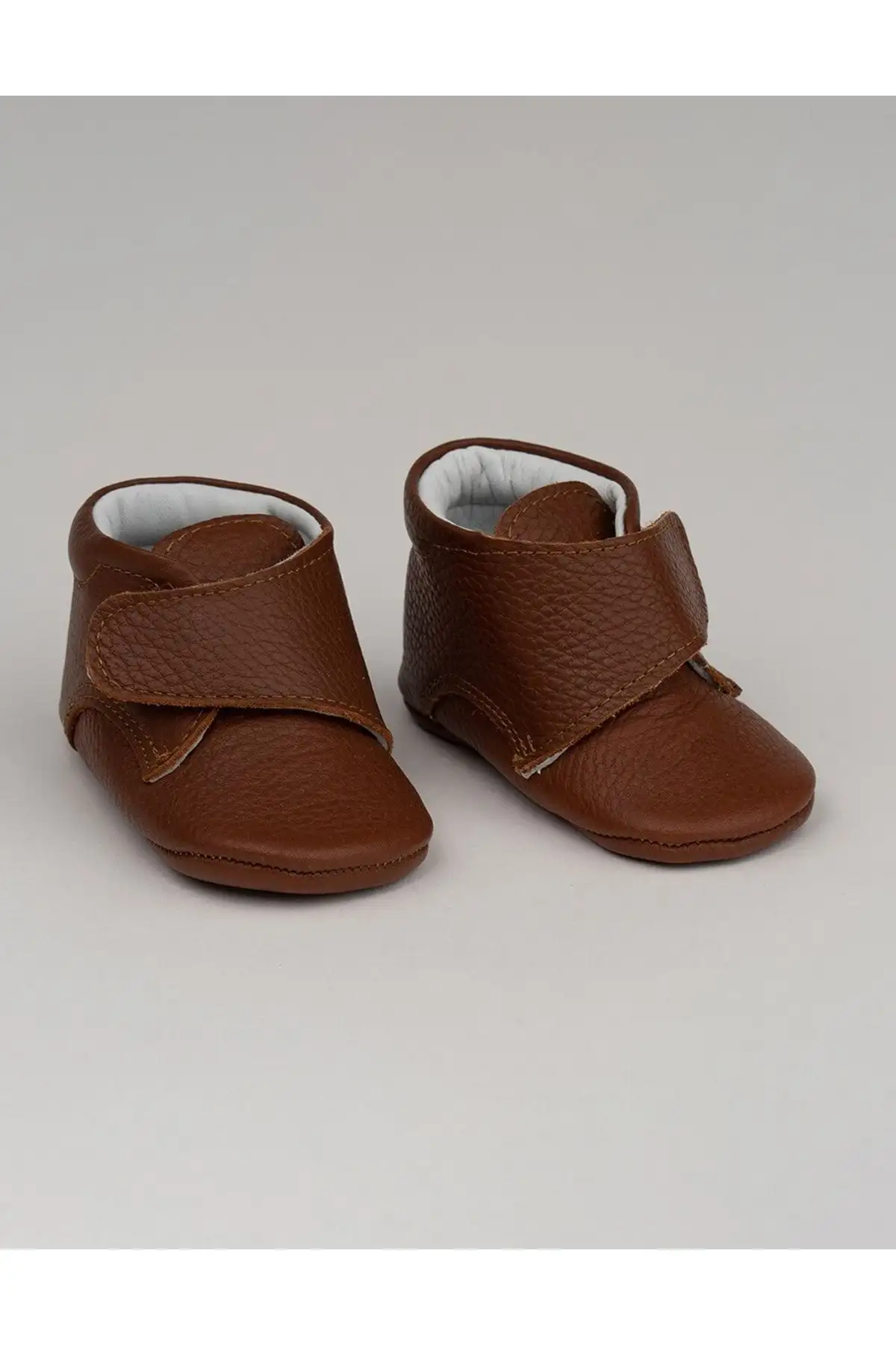 کفش نوزاد پسر Bot بچگانه چرمی با قفل لژیو و رنگ قهوهای - 7146 کفش نوزاد پسر Bot بچگانه چرمی با قفل لژیو و رنگ قهوهای - 7146