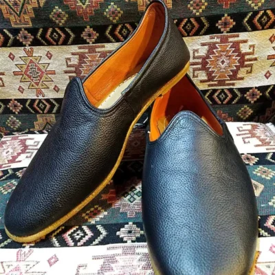 کفش رسمی مردانه یمنی (چاریق) مدل صاف، یمنی چرمی، رنگ مشکی. - 5988