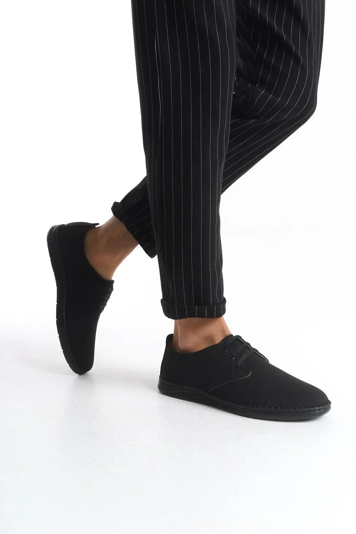 کفش روزمره مردانه   چرمی طبیعی راحتی با بند، سایز دقیق، نوک گرد و زیره انعطافپذیر - 6480 کفش روزمره مردانه چرمی طبیعی راحتی با بند، سایز دقیق، نوک گرد و زیره انعطافپذیر - 6480