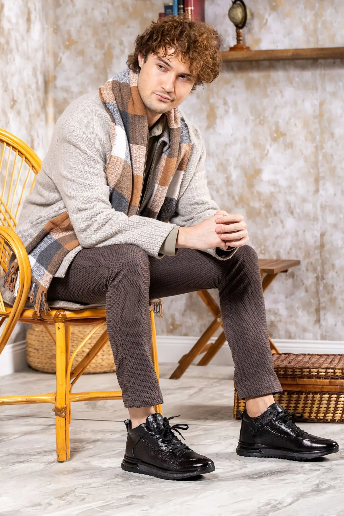 کفش روزمره مردانه   چرمی اصل،   - 7043 کفش روزمره مردانه چرمی اصل، - 7043