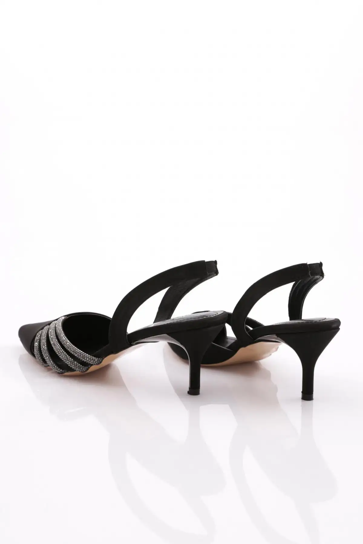 کفش پاشنه بلند زنانه     با تزئینات سنگی مشکی نبوک 61193564 - 6818 کفش پاشنه بلند زنانه با تزئینات سنگی مشکی نبوک 61193564 - 6818