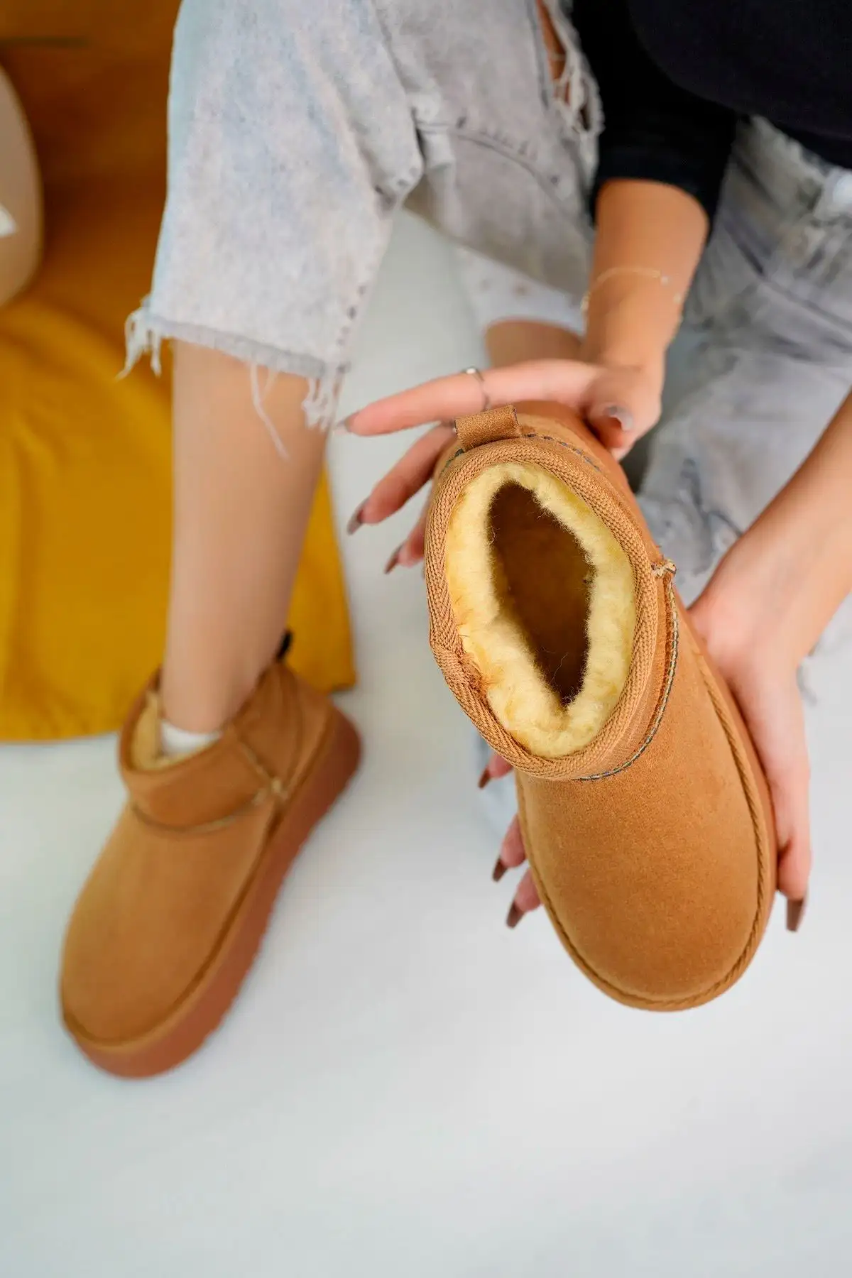 بوت و نیم بوت زنانه ی براق کتانی کتاه با زیره ضخیم داخلی پشمی سینا - 5614 بوت و نیم بوت زنانه ی براق کتانی کتاه با زیره ضخیم داخلی پشمی سینا - 5614