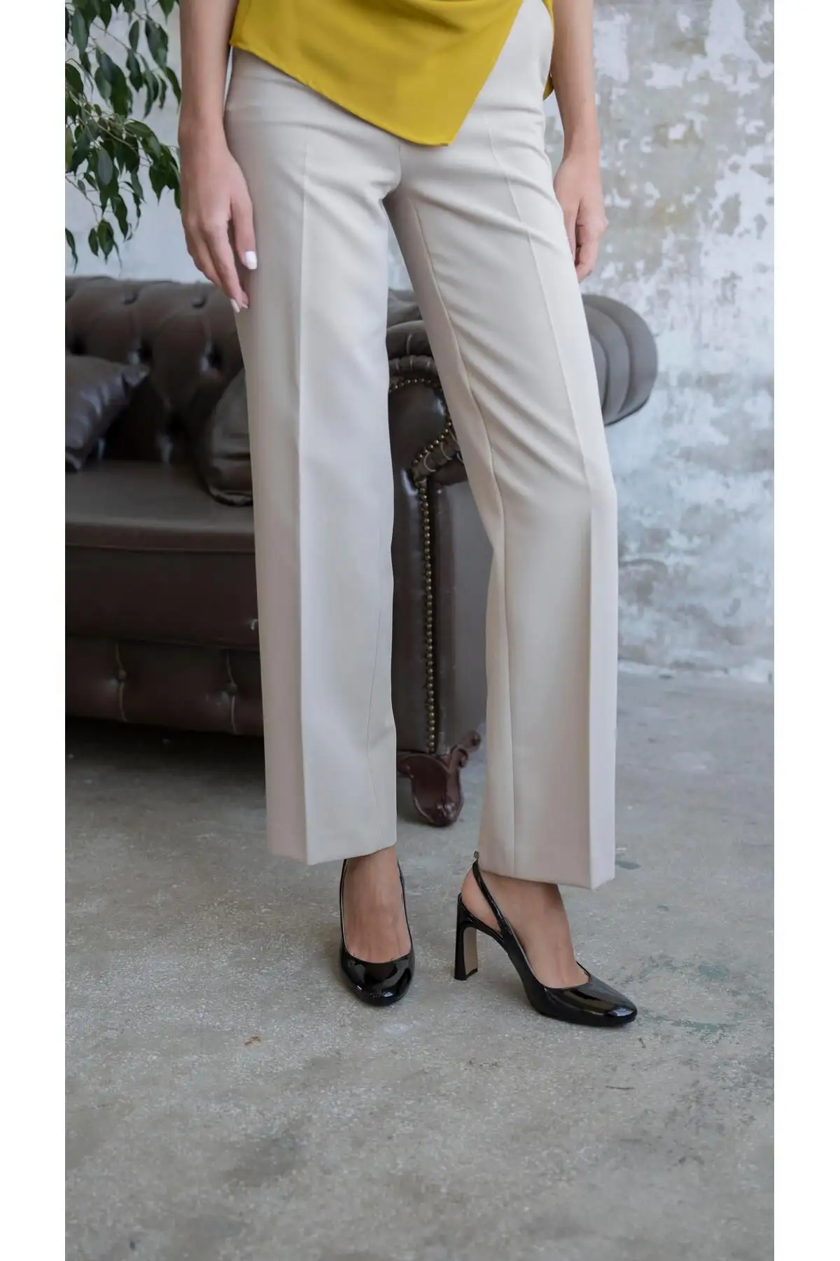 کفش اداری زنانه  پاشنهدار میکا سیاه لاک الکلی - 6259 کفش اداری زنانه پاشنهدار میکا سیاه لاک الکلی - 6259