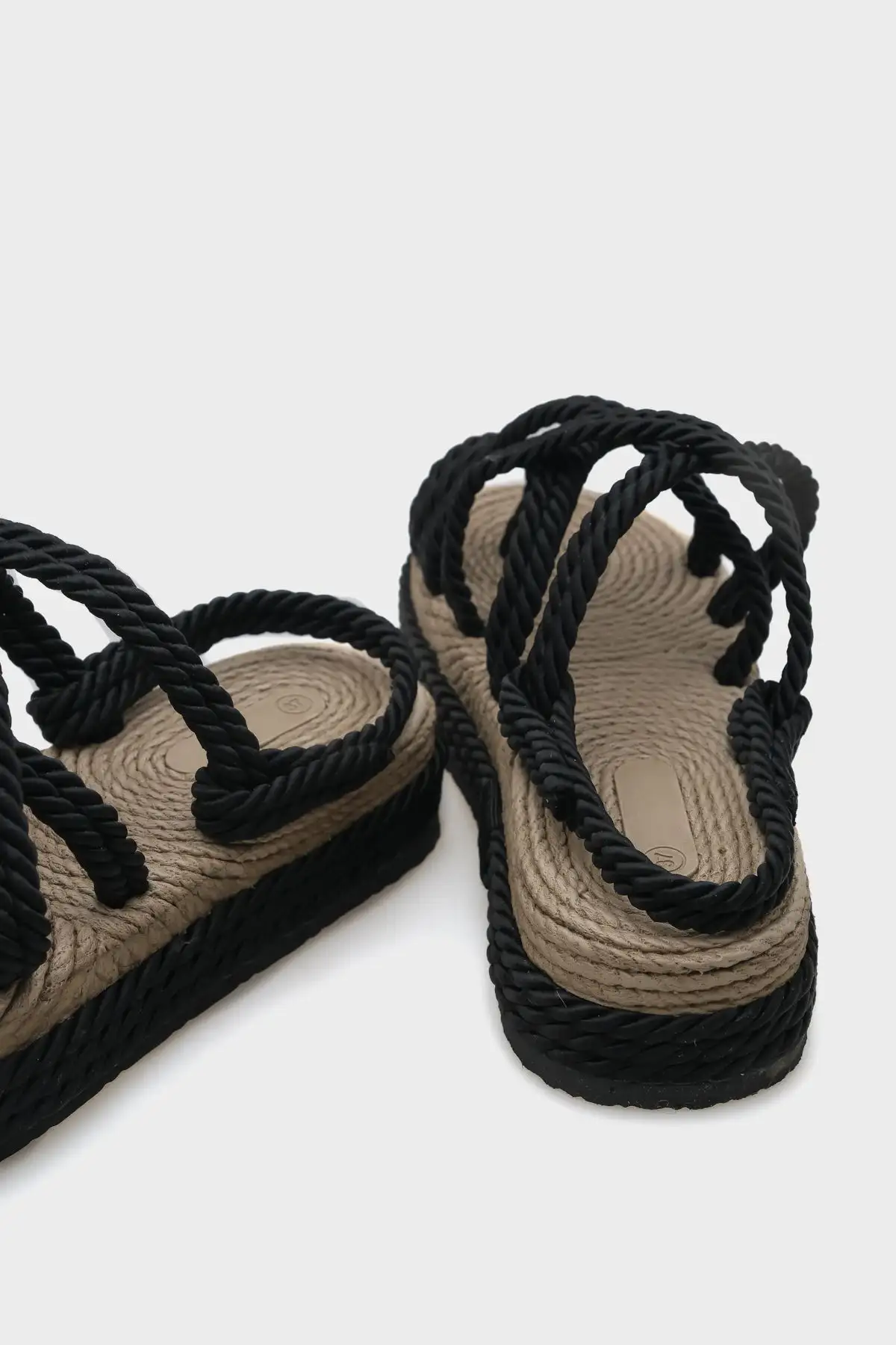 کفش صندل زنانه   پاشنه دار پرکن ایوندن - 7048 کفش صندل زنانه پاشنه دار پرکن ایوندن - 7048