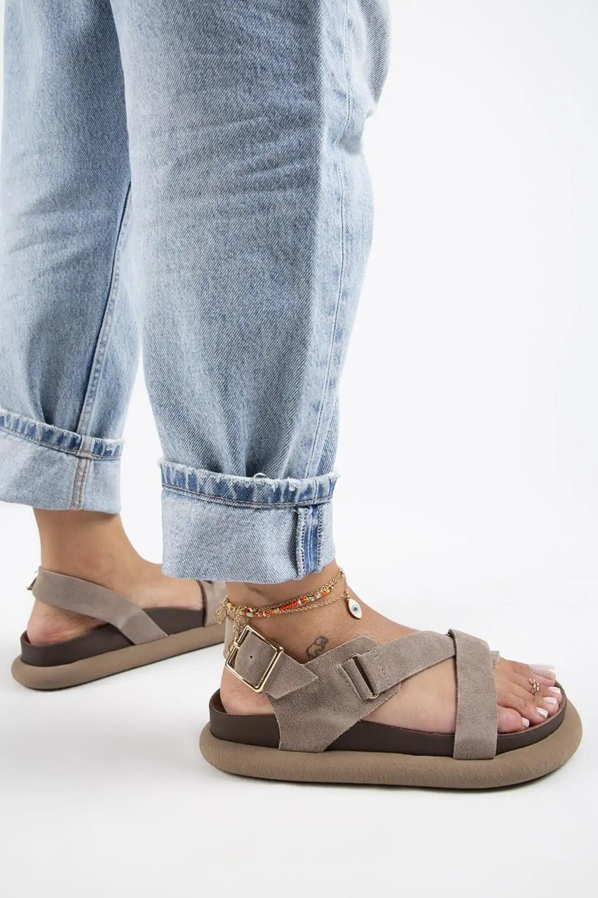 کفش صندل زنانه ساندال  آذلیا با چرم طبیعی و بند قفلدار و رنگ ویزون - 6401 کفش صندل زنانه ساندال آذلیا با چرم طبیعی و بند قفلدار و رنگ ویزون - 6401