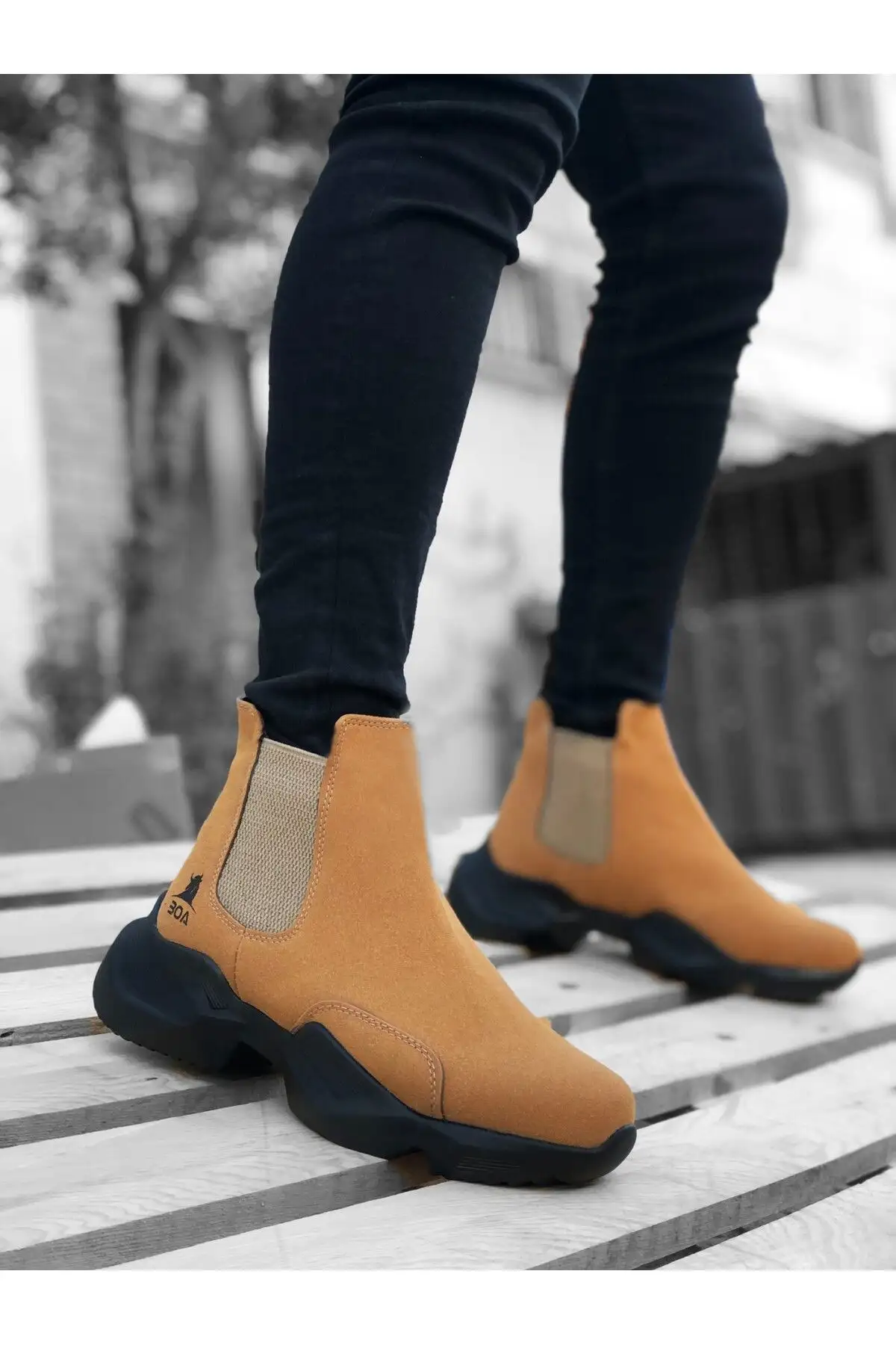 بوت مردانه  نیمهبلند ورزشی  با زیره بلند و بدون بند رنگ شتر - 6158 بوت مردانه نیمهبلند ورزشی با زیره بلند و بدون بند رنگ شتر - 6158