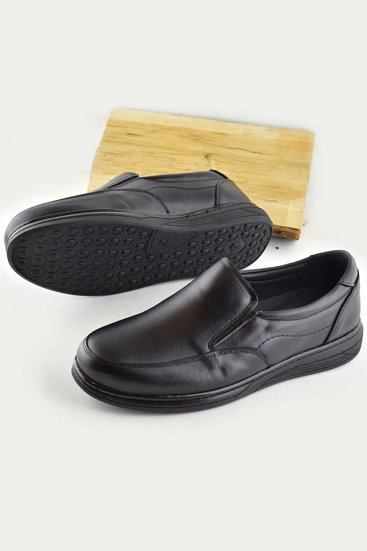 کفش روزمره مردانه   زمستانی چرمی اصل با زیره لاستیکی و ماساژور ساق پا 401 ارتوپدیک - 7047 کفش روزمره مردانه زمستانی چرمی اصل با زیره لاستیکی و ماساژور ساق پا 401 ارتوپدیک - 7047