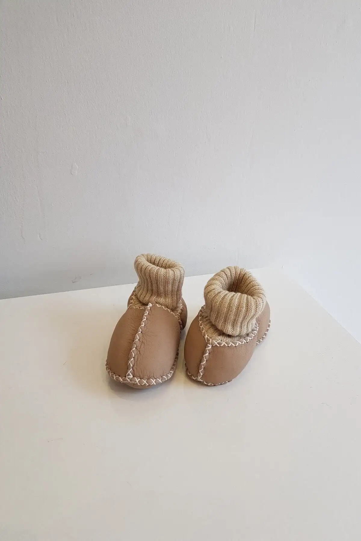 کفش نوزاد پسر پاپوش مخملی چرم با پوست برای دختران و ان  - 6582 کفش نوزاد پسر پاپوش مخملی چرم با پوست برای دختران و ان - 6582