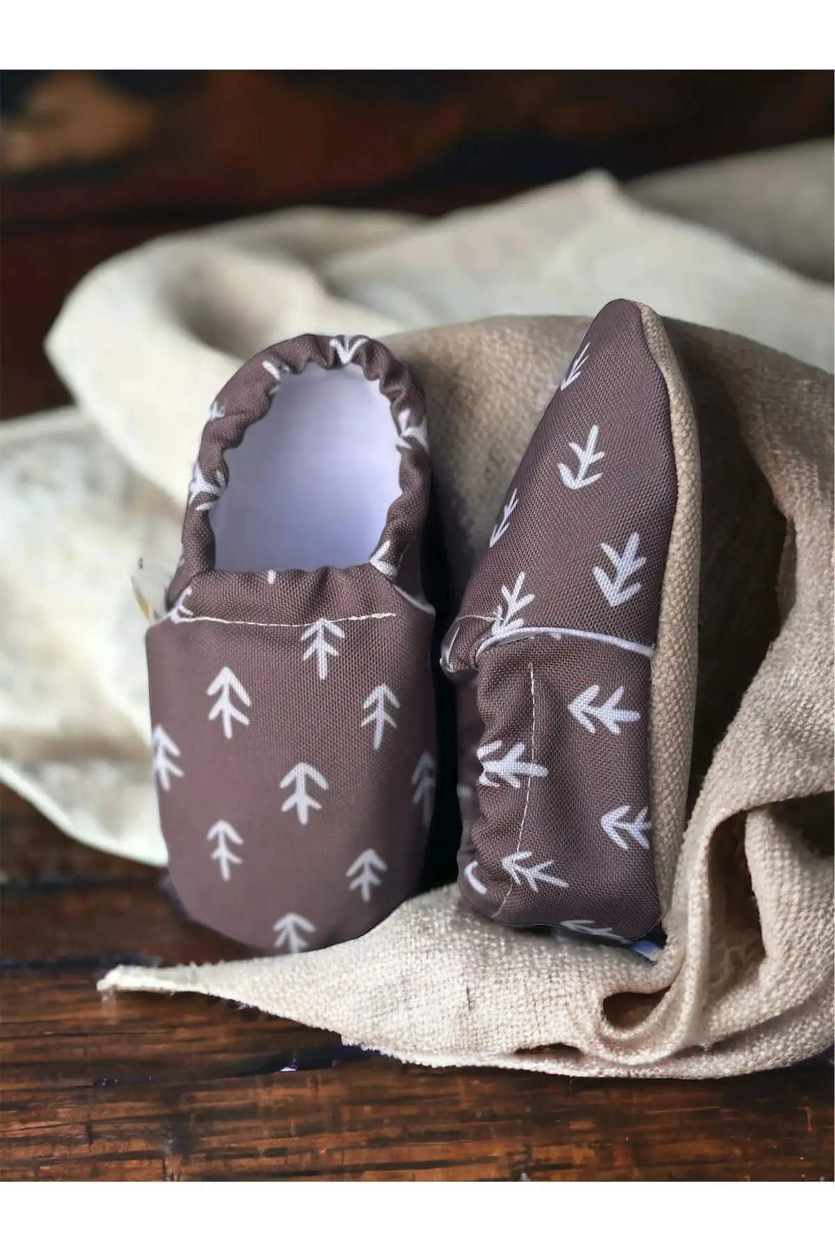 کفش نوزاد پسر 1. زیره ضد لغزش 2. پاپوش منزل از پنبه ارگانیک 3. پاپوش با طرح دایره‌ای قهوه‌ای - 6571