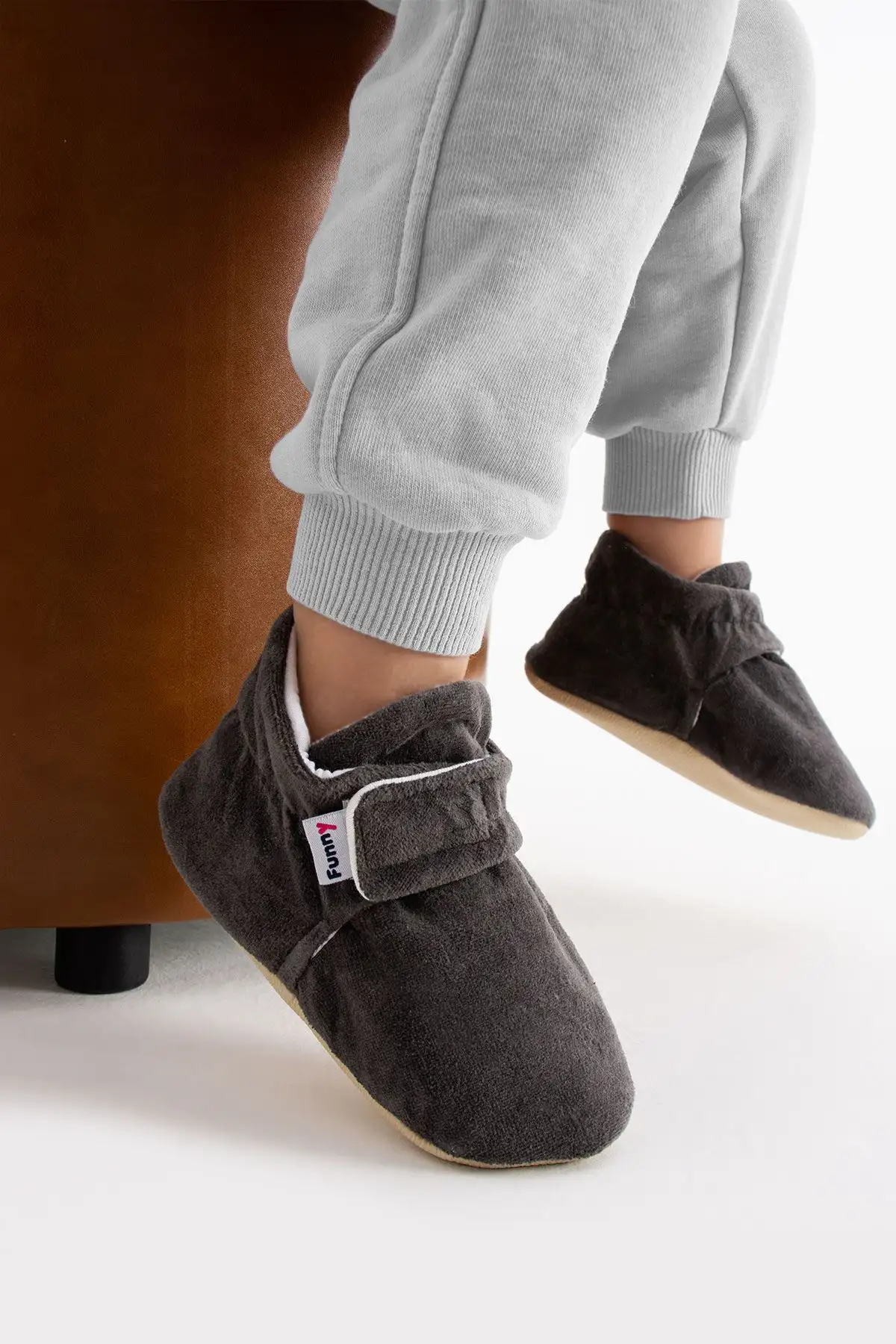 کفش نوزاد پسر پانداف راحت از جنس مخمل چیتدار با طراحی ارگونومیک و نرم، دارای کفی انعطافپذیر و مخصوص، راحت و ارگانیک. - 6546 کفش نوزاد پسر پانداف راحت از جنس مخمل چیتدار با طراحی ارگونومیک و نرم، دارای کفی انعطافپذیر و مخصوص، راحت و ارگانیک. - 6546