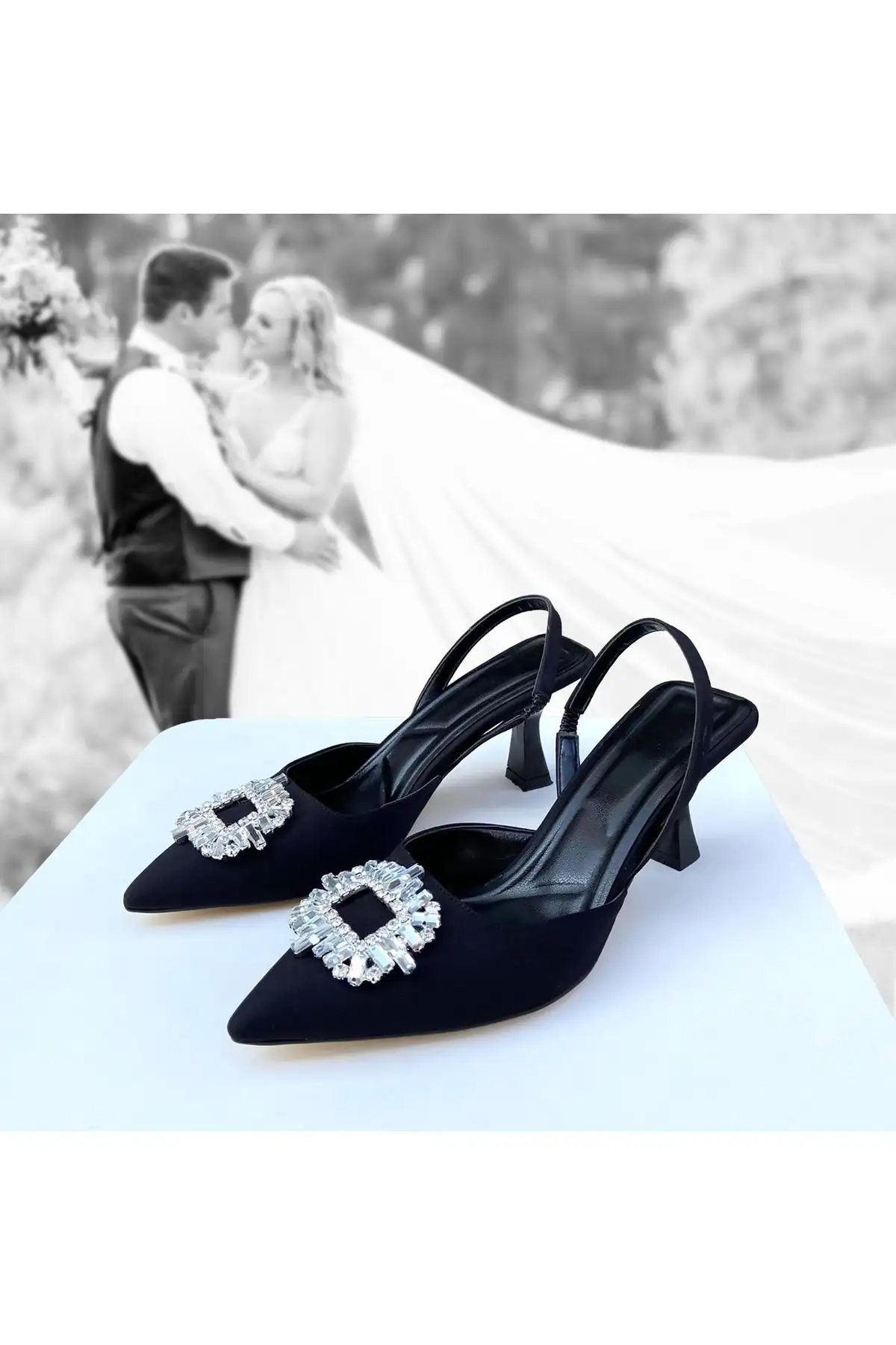 کفش مجلسی زنانه  پاشنه 5 سانتی متر سنگ دار ساتن مشکی 0480 - 6736 کفش مجلسی زنانه پاشنه 5 سانتی متر سنگ دار ساتن مشکی 0480 - 6736