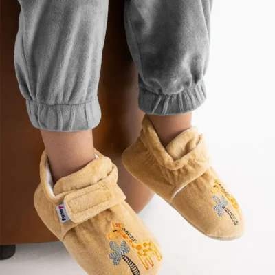 کفش نوزاد پسر پاندوف راحتی نرم با طراحی خاص و ارگونومیک، با زیره‌ی یهوشکی، بافت دار و ارگانیک - 6548