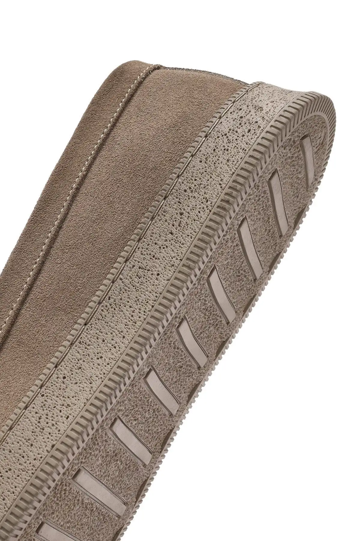 کفش روزمره مردانه مکسن چرم سوئی سوسن  به رنگ بژ 25SFD755410 - 6048 کفش روزمره مردانه مکسن چرم سوئی سوسن به رنگ بژ 25SFD755410 - 6048