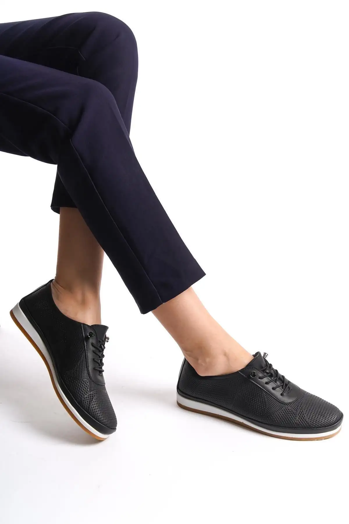 کفش اداری زنانه  روزمره  با بند، راحت و ارگونومیک از جنس چرم - 6243 کفش اداری زنانه روزمره با بند، راحت و ارگونومیک از جنس چرم - 6243