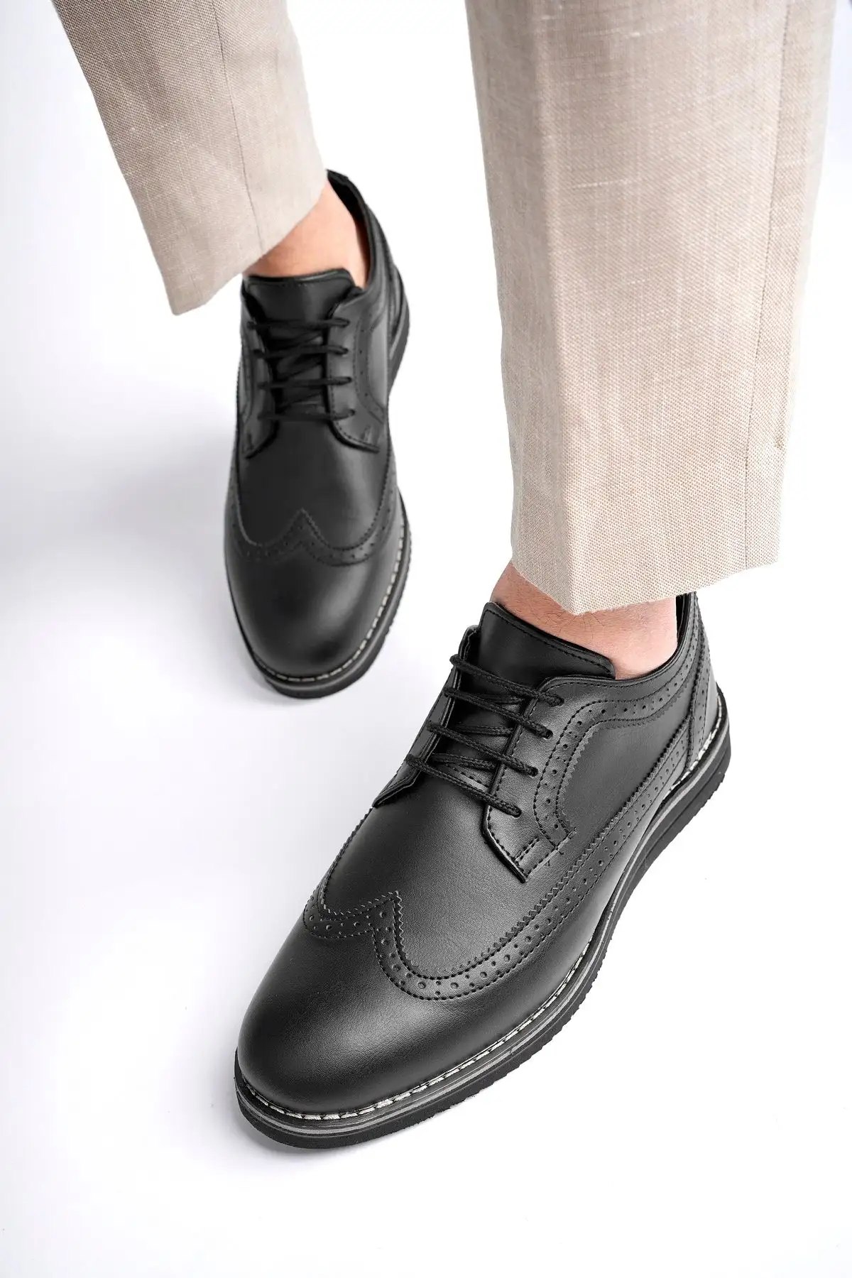 کفش روزمره مردانه   اُکسفورد مدل Freemax.1118 در رنگ سیاه چرم - 6044 کفش روزمره مردانه اُکسفورد مدل Freemax.1118 در رنگ سیاه چرم - 6044