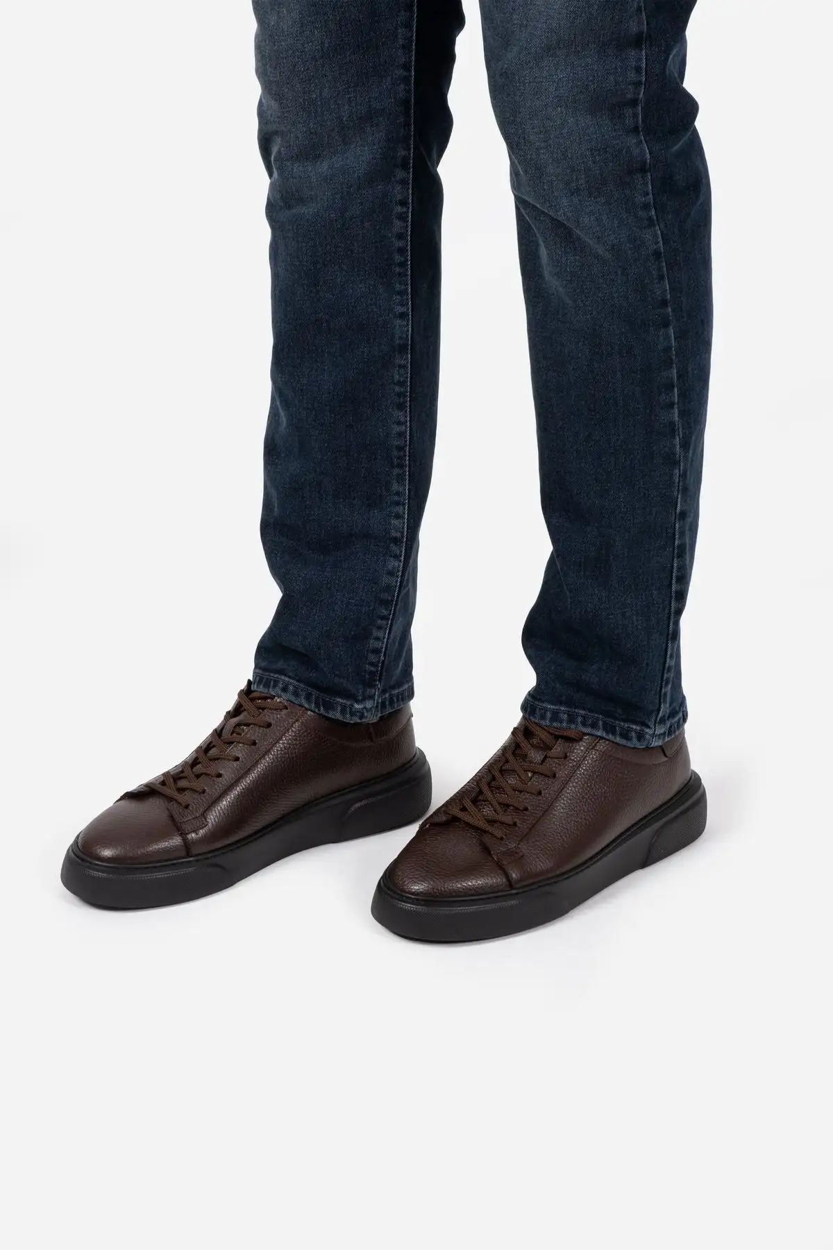 کفش روزمره مردانه    فوق العاده راحت از چرم طبیعی 100% قهوهای LUASS25AL0041 - 6383 کفش روزمره مردانه فوق العاده راحت از چرم طبیعی 100% قهوهای LUASS25AL0041 - 6383