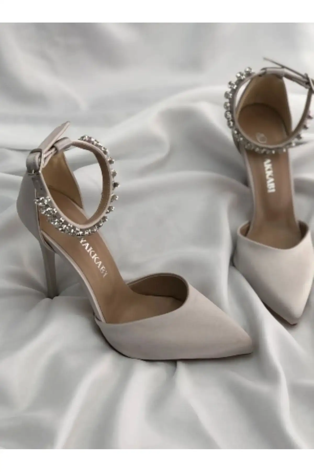 کفش مجلسی زنانه آبی پاشنه‌دار سنگ‌دار ساتن بژ با ارتفاع پاشنه 9 سانتی‌متر - 5682