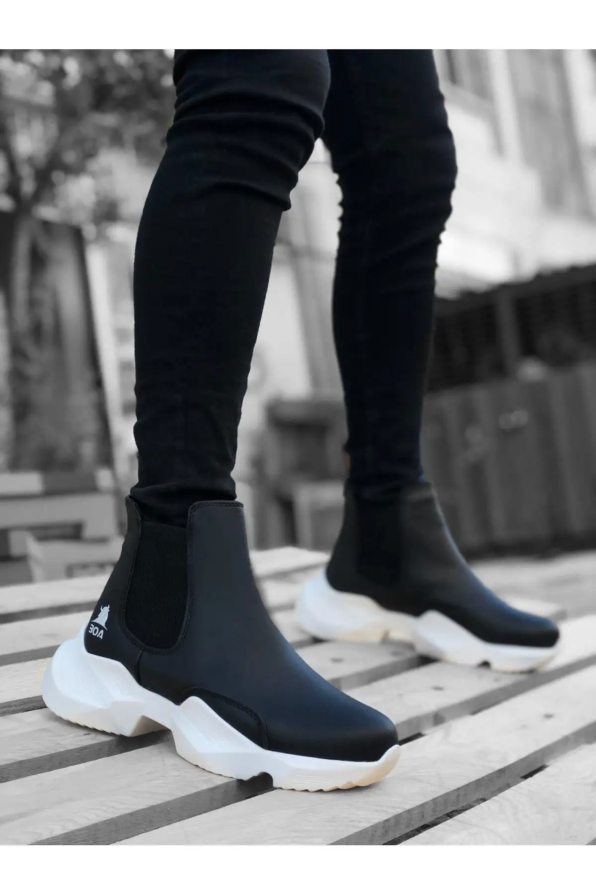 بوت مردانه کفش نیم ست راحت با زیره بالا بدون بند، با رنگ مشکی و سفید - 6163 بوت مردانه کفش نیم ست راحت با زیره بالا بدون بند، با رنگ مشکی و سفید - 6163