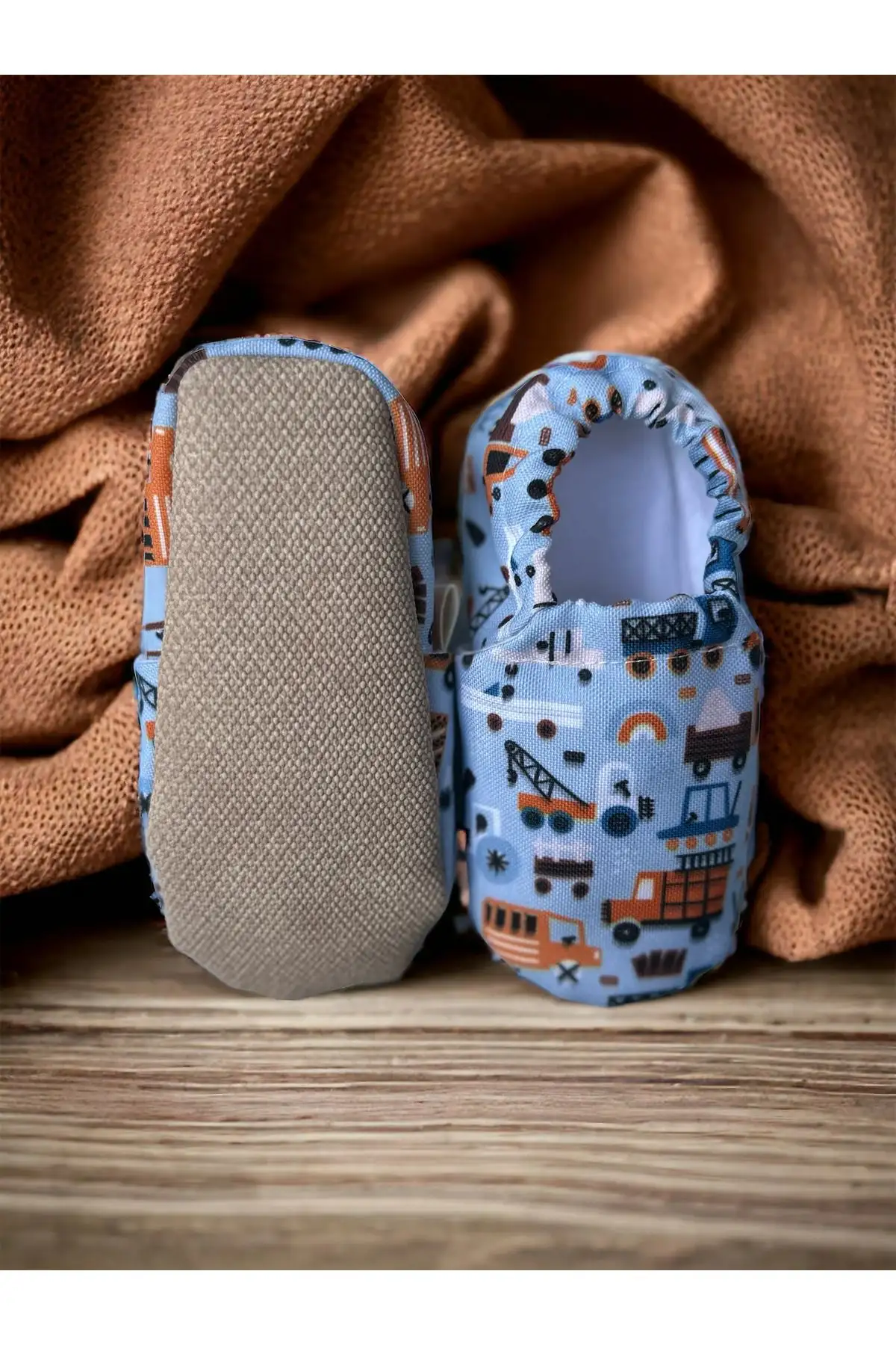 کفش نوزاد پسر 1. راحتی ضد لغزش 2. پاپوش بچه‌گانه از پنبه ارگانیک 3. پاپوش با طرح ماشین‌های صنعتی - 6547