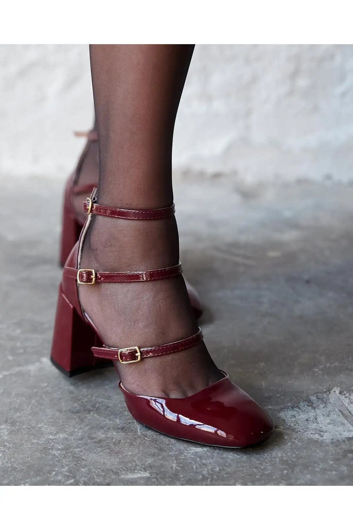 کفش اداری زنانه پوتین مریم کمرنگ 7 سانتی متری با پاشنه عریض و نوک مربع، پشت بسته و راحت - 6249 کفش اداری زنانه پوتین مریم کمرنگ 7 سانتی متری با پاشنه عریض و نوک مربع، پشت بسته و راحت - 6249