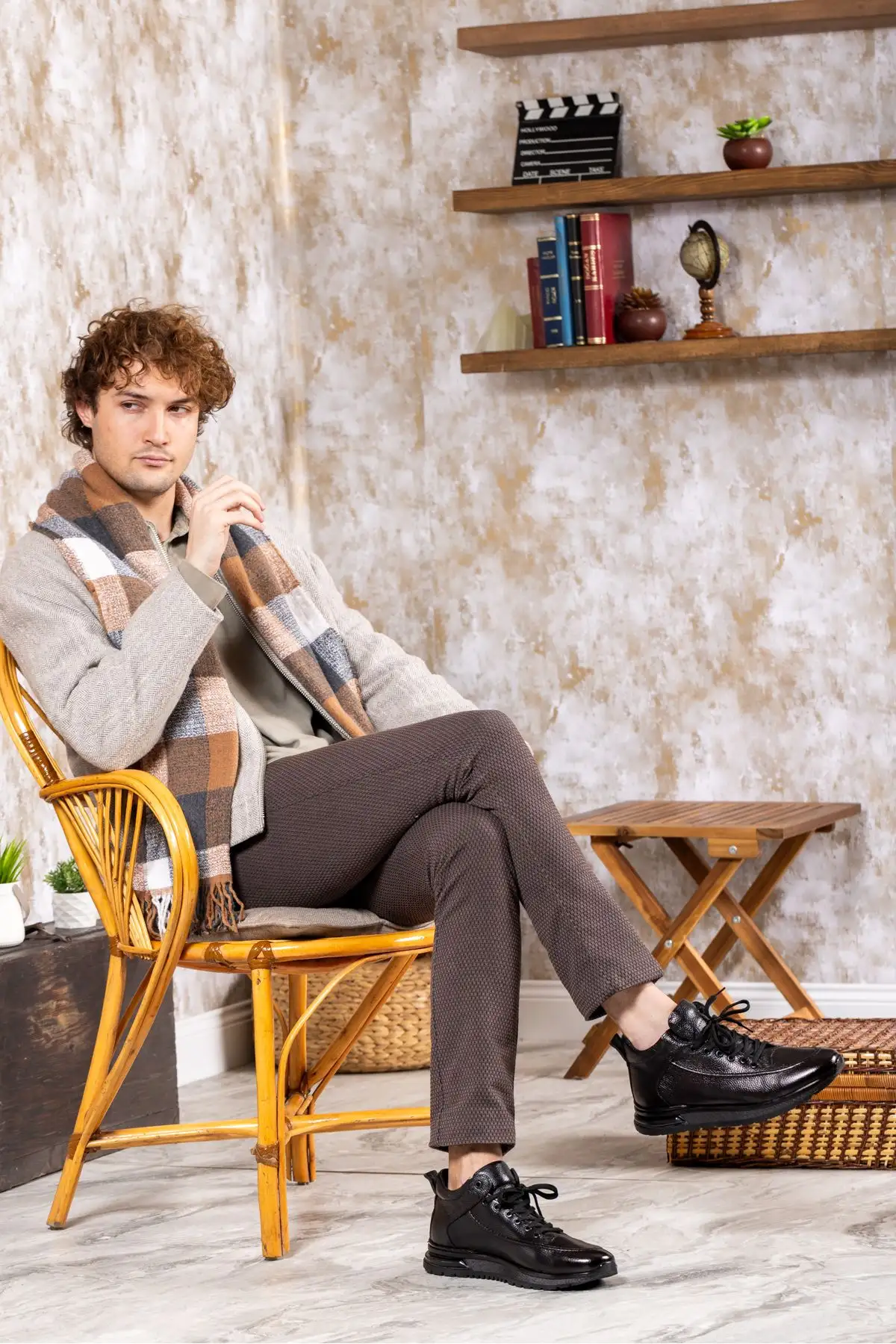 کفش روزمره مردانه   چرمی اصل،   - 7043 کفش روزمره مردانه چرمی اصل، - 7043