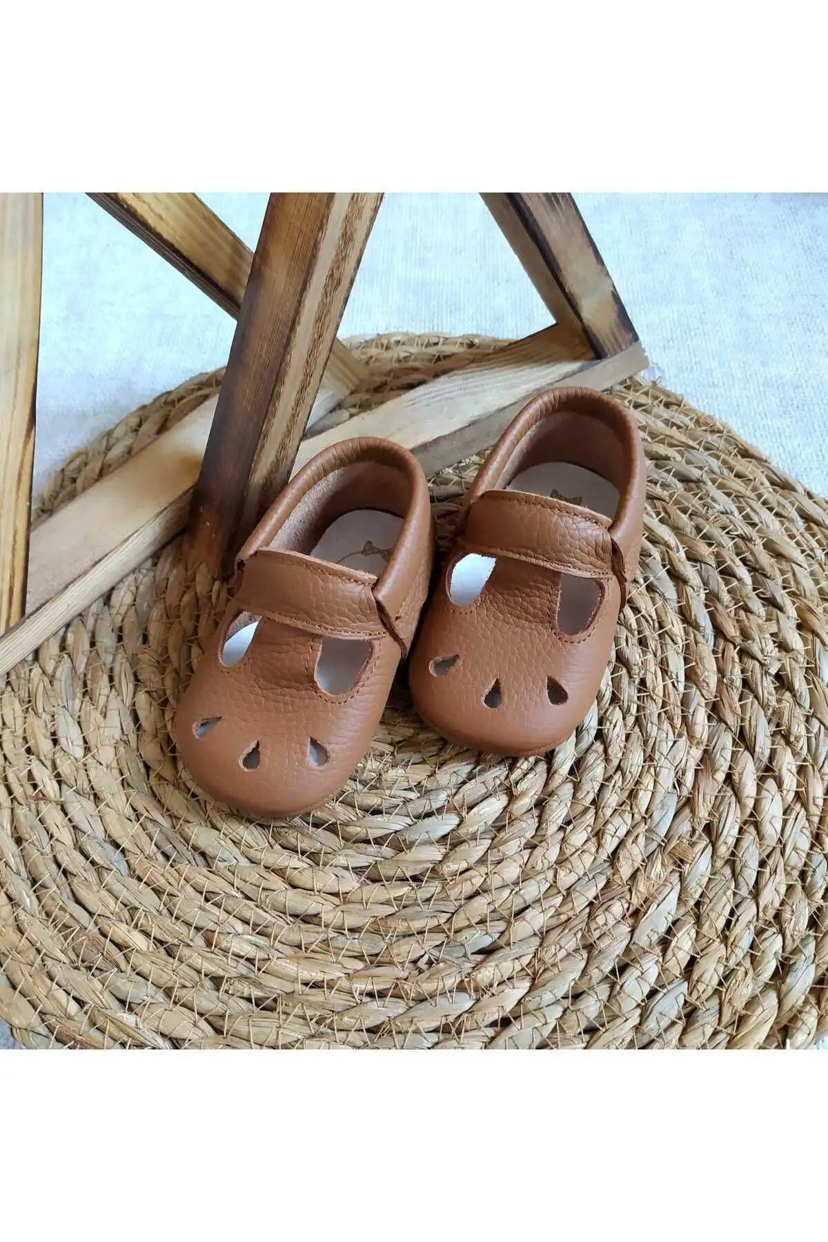 کفش نوزاد پسر مدل راحتی پاپیونی رنگ قهوهای چرم طبیعی پاپوش بچگانه برای اولین قدم - 5466 کفش نوزاد پسر مدل راحتی پاپیونی رنگ قهوهای چرم طبیعی پاپوش بچگانه برای اولین قدم - 5466