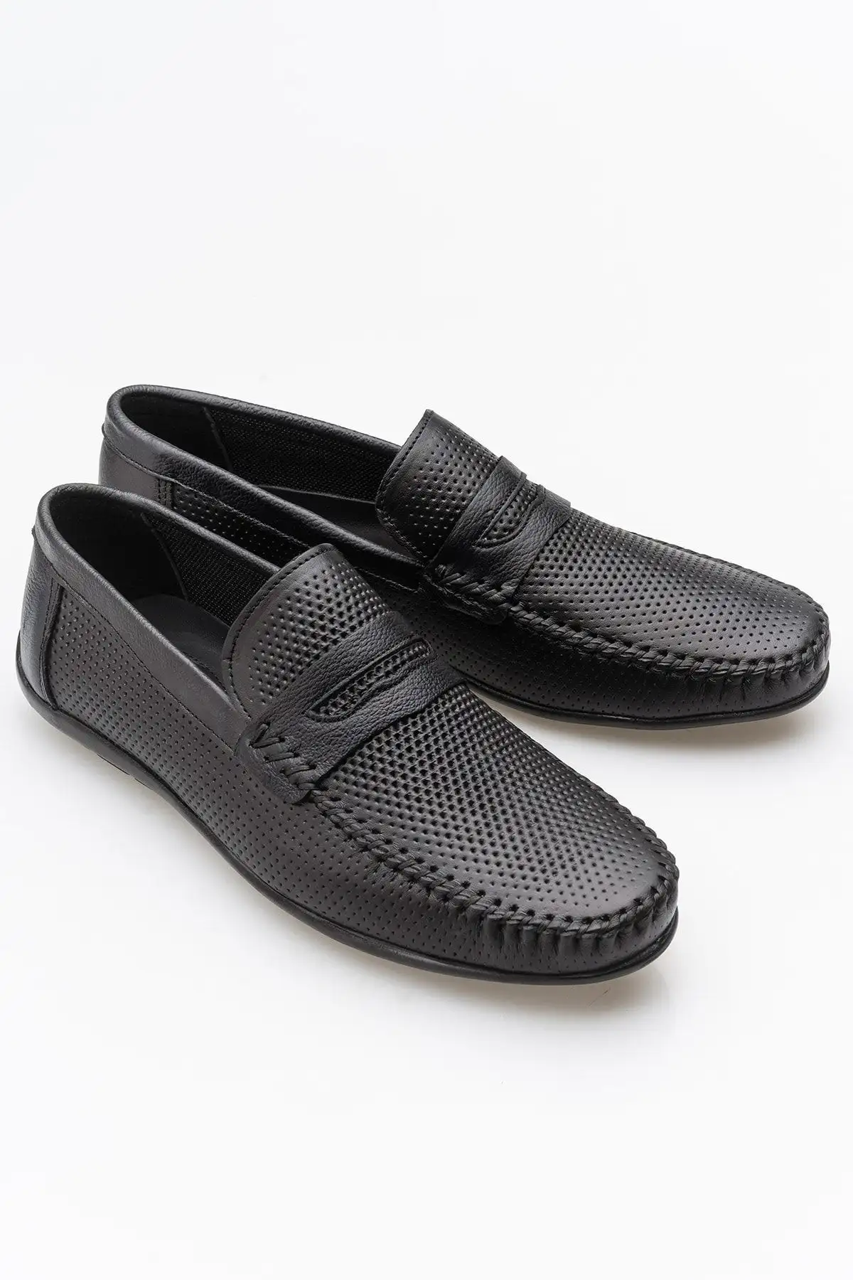 کفش روزمره مردانه  لوفر  چرم طبیعی جلی سیاه رنگ راحت  - 7040 کفش روزمره مردانه لوفر چرم طبیعی جلی سیاه رنگ راحت - 7040