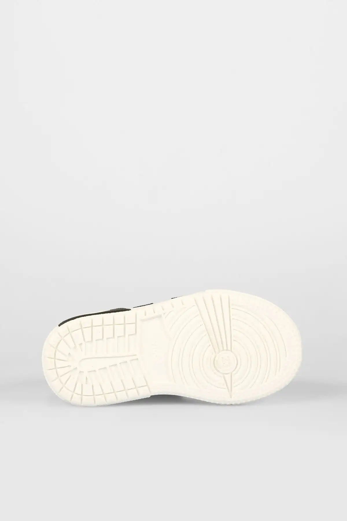 کفش دخترانه ورزشی مشکی و پسرانه با نور لوفی برای سنین پیشدبستانی - 6890 کفش دخترانه ورزشی مشکی و پسرانه با نور لوفی برای سنین پیشدبستانی - 6890