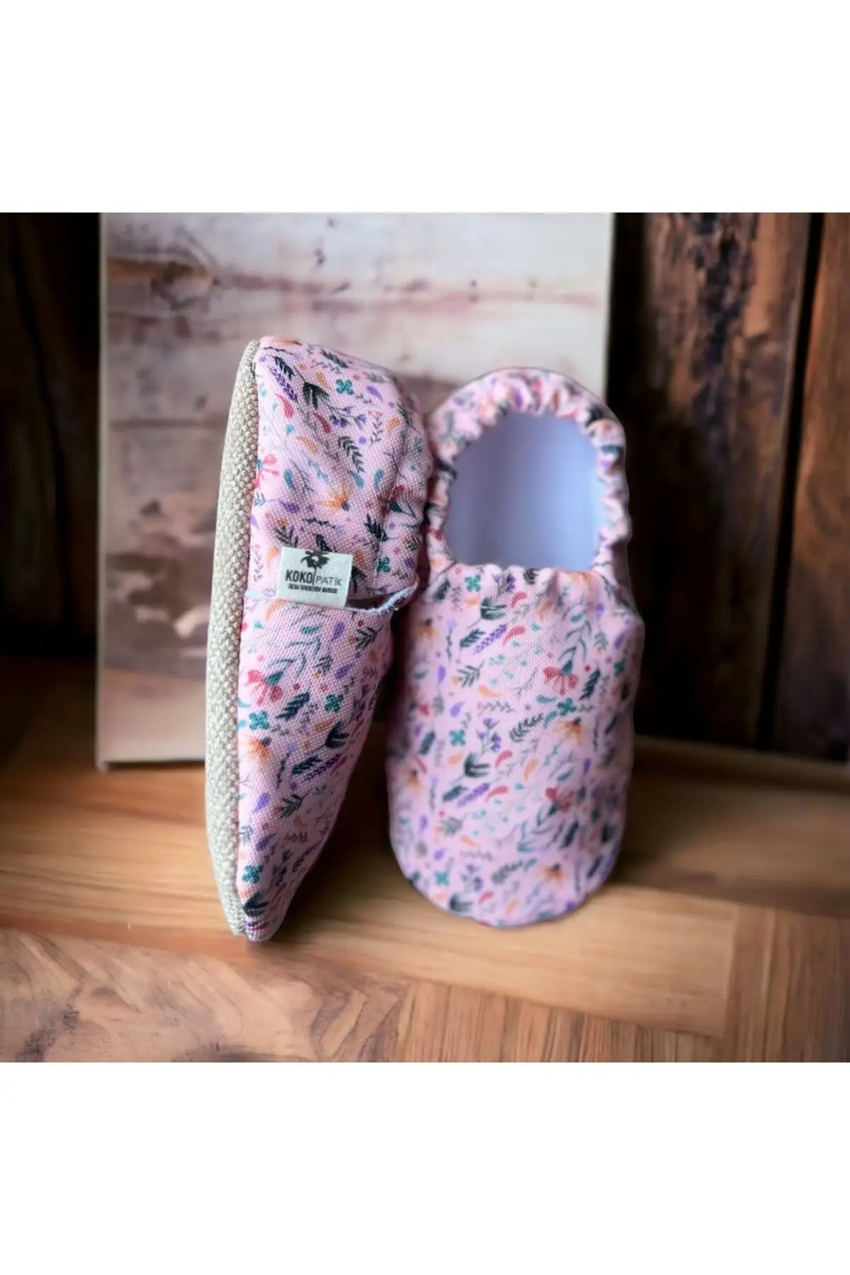 کفش نوزاد پسر 1.  ضد لغزش
2. پاپوش کودکانه از پنبه ارگانیک برای خانه
3. پاپوش طرح دار بهاری صورتی - 5459 کفش نوزاد پسر 1. ضد لغزش 2. پاپوش کودکانه از پنبه ارگانیک برای خانه 3. پاپوش طرح دار بهاری صورتی - 5459