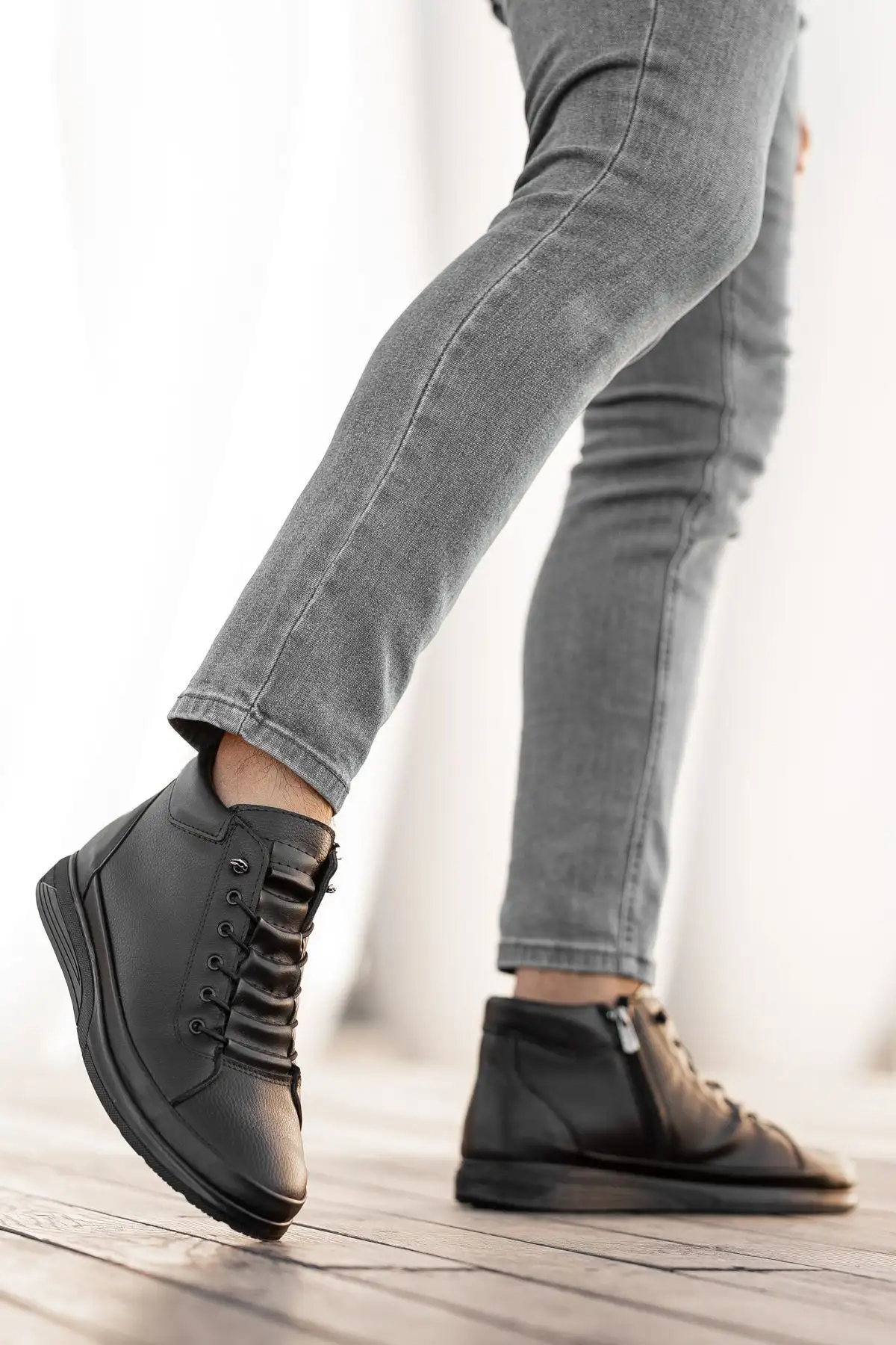 بوت مردانه   زمستانی با بند و زیپ، دارای زیره لاستیکی ضد لغزش و عایق سرما (مدل 222) - 5590 بوت مردانه زمستانی با بند و زیپ، دارای زیره لاستیکی ضد لغزش و عایق سرما (مدل 222) - 5590