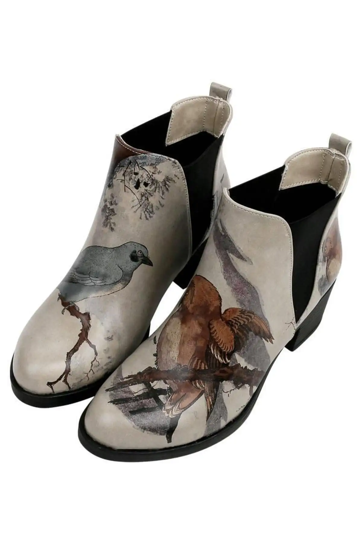 بوت و نیم بوت زنانه  قاچاقی  از جنس چرم گیاهی با رنگ بژ - طراحی «چت کردن بر ری یک شاخه» - 6686 بوت و نیم بوت زنانه قاچاقی از جنس چرم گیاهی با رنگ بژ - طراحی «چت کردن بر ری یک شاخه» - 6686