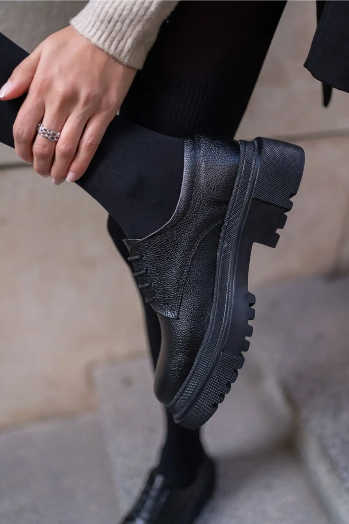 کفش ورزشی روزمره کیف زنانه سوپرایللا از جنس چرم وگان سیاه با زیره سیاه - 6625 کفش ورزشی روزمره کیف زنانه سوپرایللا از جنس چرم وگان سیاه با زیره سیاه - 6625