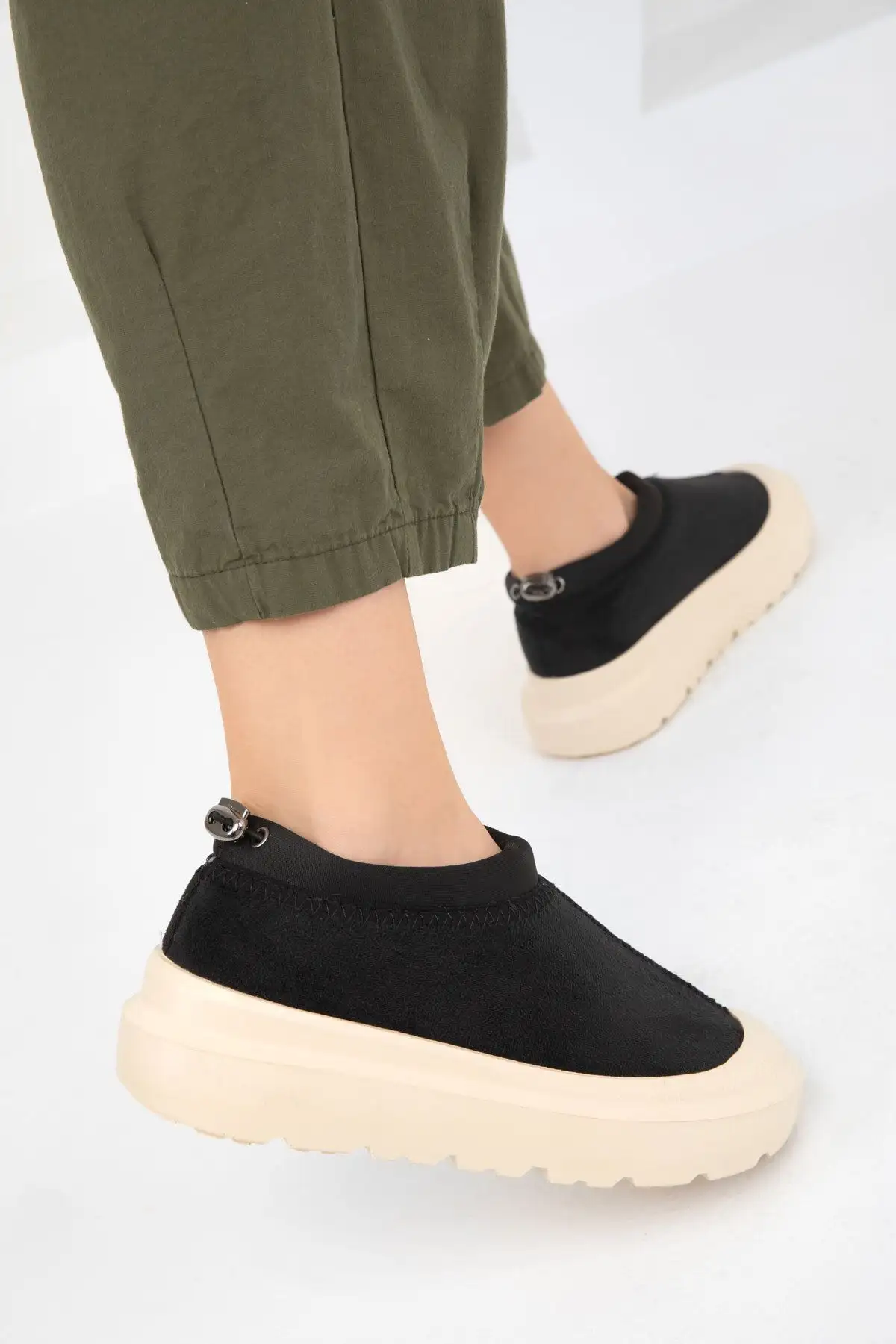 بوت و نیم بوت زنانه ی مشکی 19719 - 6704 بوت و نیم بوت زنانه ی مشکی 19719 - 6704