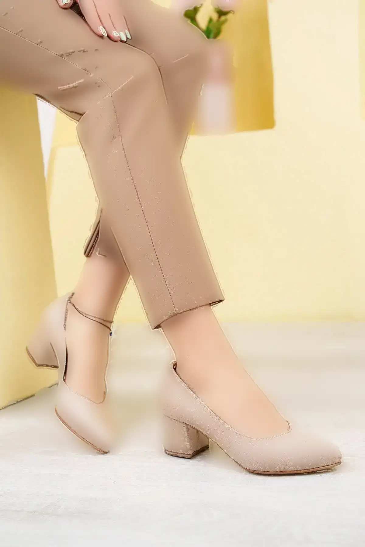 کفش اداری زنانه   نود سوئید شیک روزمره راحت با پاشنه کوتاه ۵ سانتیمتر - 6257 کفش اداری زنانه نود سوئید شیک روزمره راحت با پاشنه کوتاه ۵ سانتیمتر - 6257