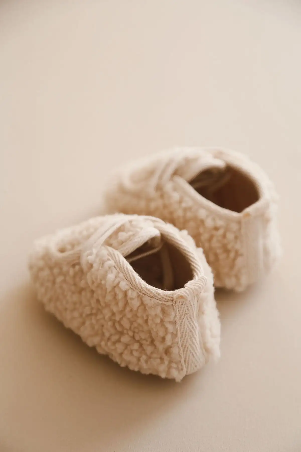 کفش نوزاد پسر 1.
2. پتک
3.   با زیره نرم
4. پاندوف  - 5460 کفش نوزاد پسر 1. 2. پتک 3. با زیره نرم 4. پاندوف - 5460