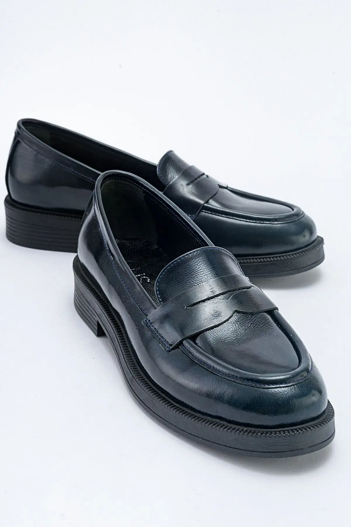 کفش اداری زنانه   لوفر رسمی از چرم لاکی آبی تیره واقعی - 5715 کفش اداری زنانه لوفر رسمی از چرم لاکی آبی تیره واقعی - 5715