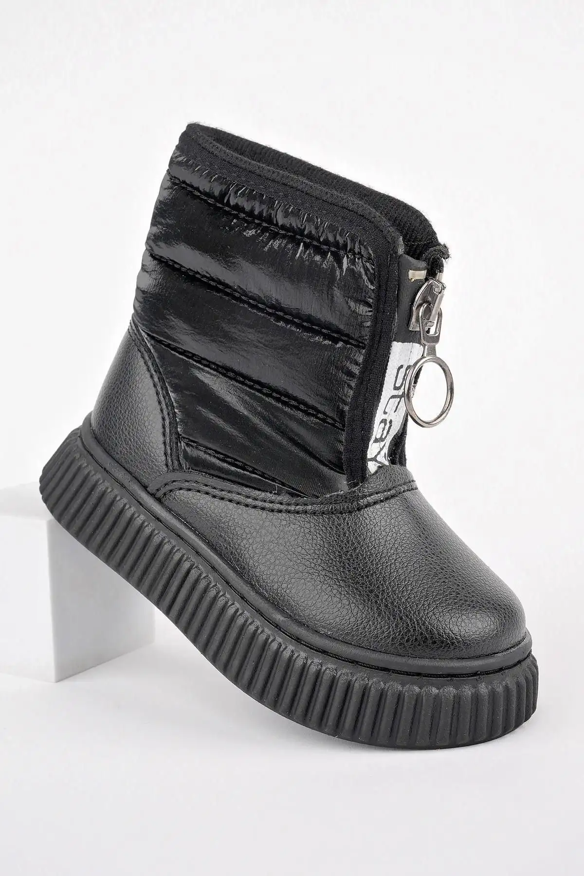 بوت بچگانه  بارانی و برفی با کفی راحت، دارای زیپ در جلو و داخلی پشمی برای نوزاد - گارانتی کاندی - 5569 بوت بچگانه بارانی و برفی با کفی راحت، دارای زیپ در جلو و داخلی پشمی برای نوزاد - گارانتی کاندی - 5569