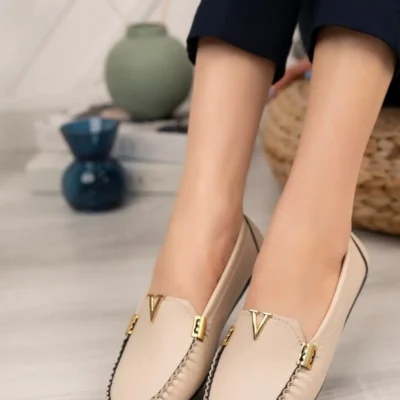 کفش ورزشی روزمره کرم زنانه بانتو راحتی زنانه لوفر سبک و راحت زیره ویکتوریا از چرم طبیعی - 6640