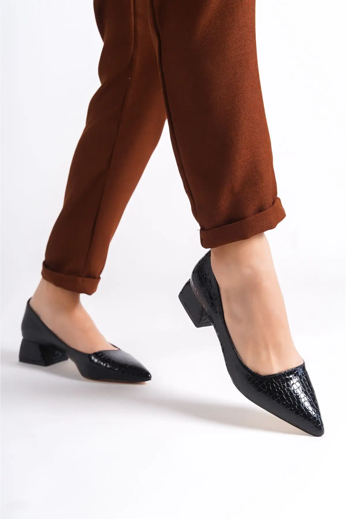 کفش پاشنه بلند زنانه   کوتاه  با نوک تیز و طرحدار مشاهدهگر بامزه - 6321 کفش پاشنه بلند زنانه کوتاه با نوک تیز و طرحدار مشاهدهگر بامزه - 6321