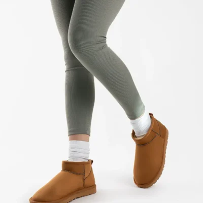 بوت و نیم بوت زنانه پتین کتاه زمستانی مدل تابا، با طراحی فقالعاده مینی داخل گرم خزدار. - 6701